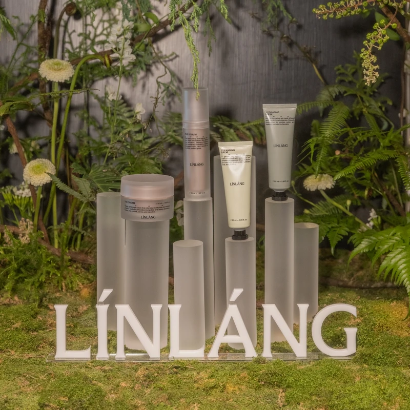 全新生活美學品牌LINLANG打造舒緩、修護到身心靈平衡三大系列。 全新生活美學品牌LINLANG打造舒緩、修護到身心靈平衡三大系列。