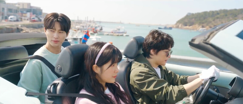 太成為炫富特別開新買的進口敞篷車載任率善宰去找仁赫 太成為炫富特別開新買的進口敞篷車載任率善宰去找仁赫