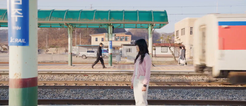 任率再度和殺人犯金永洙(中間黑衣人)狹路相逢 任率再度和殺人犯金永洙(中間黑衣人)狹路相逢