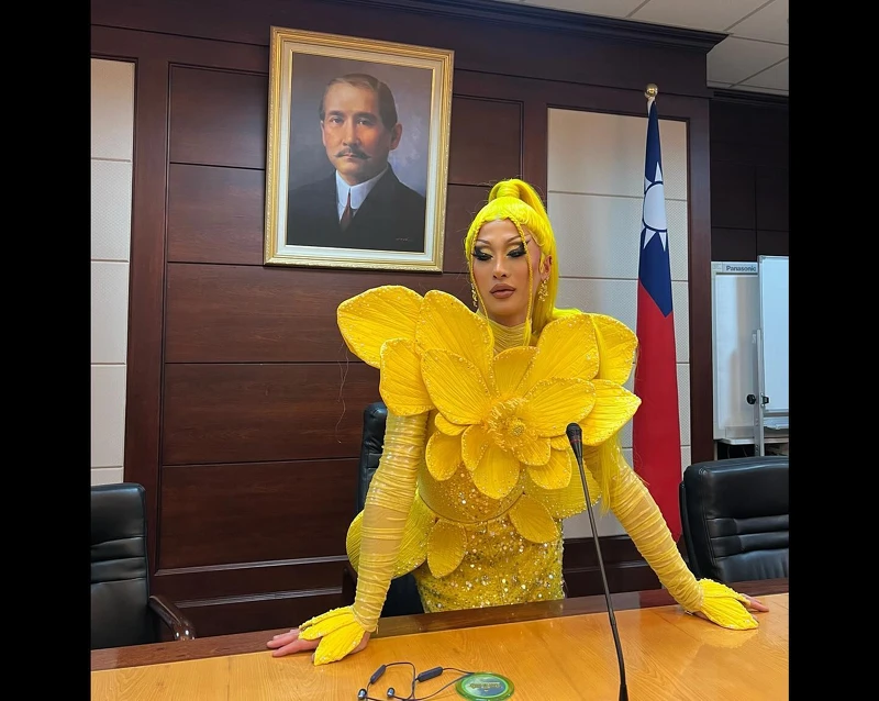 妮妃雅成為首位在總統府表演的變裝藝術家 妮妃雅成為首位在總統府表演的變裝藝術家