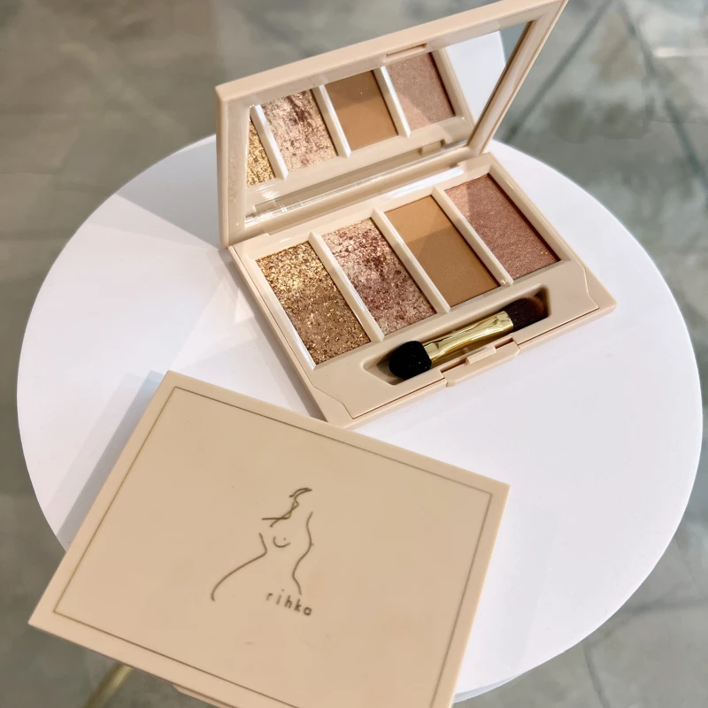 rihka feelings palette眼影盤,NT2,200(含眼影空盤) rihka feelings palette眼影盤,NT2,200(含眼影空盤)