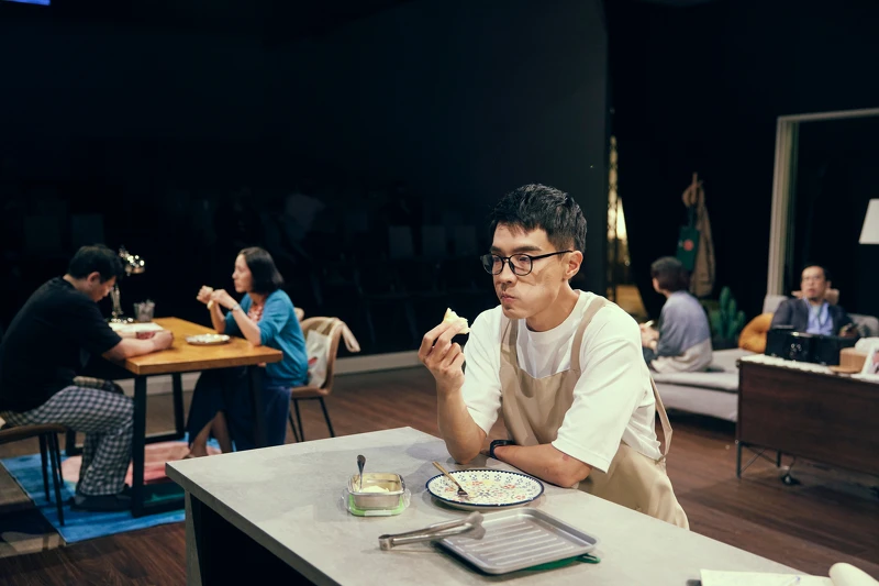 《婚內失戀》黃人傑二度演出「小志」,希望送給該角色一個心理諮商師。 《婚內失戀》黃人傑二度演出「小志」,希望送給該角色一個心理諮商師。