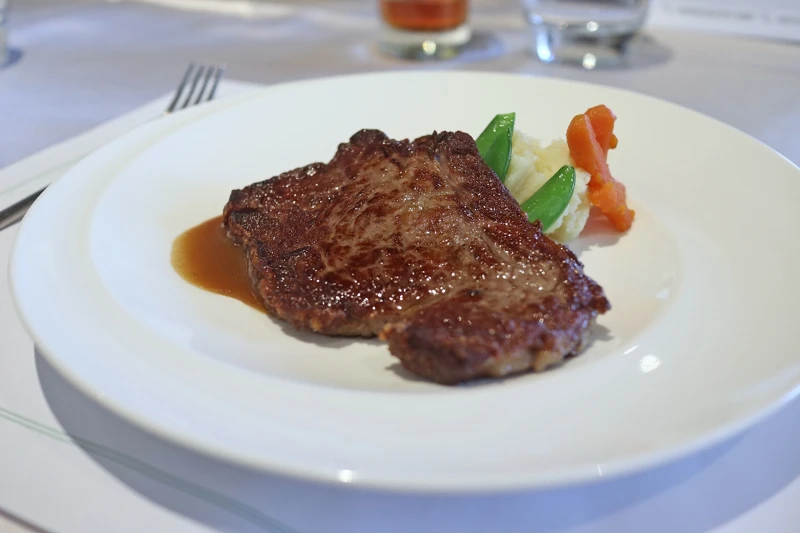 經典的「雅室牛排」。