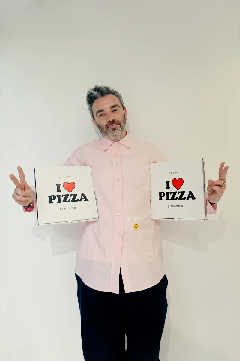 Joshua Sanders 品牌總監 Vittorio cordella，充滿活力與熱情。