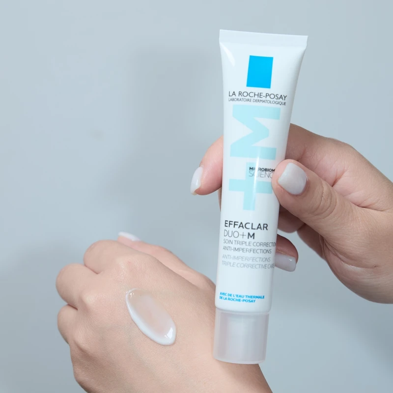 理膚寶水淨痘無瑕極效精華DUO+M質地示意。