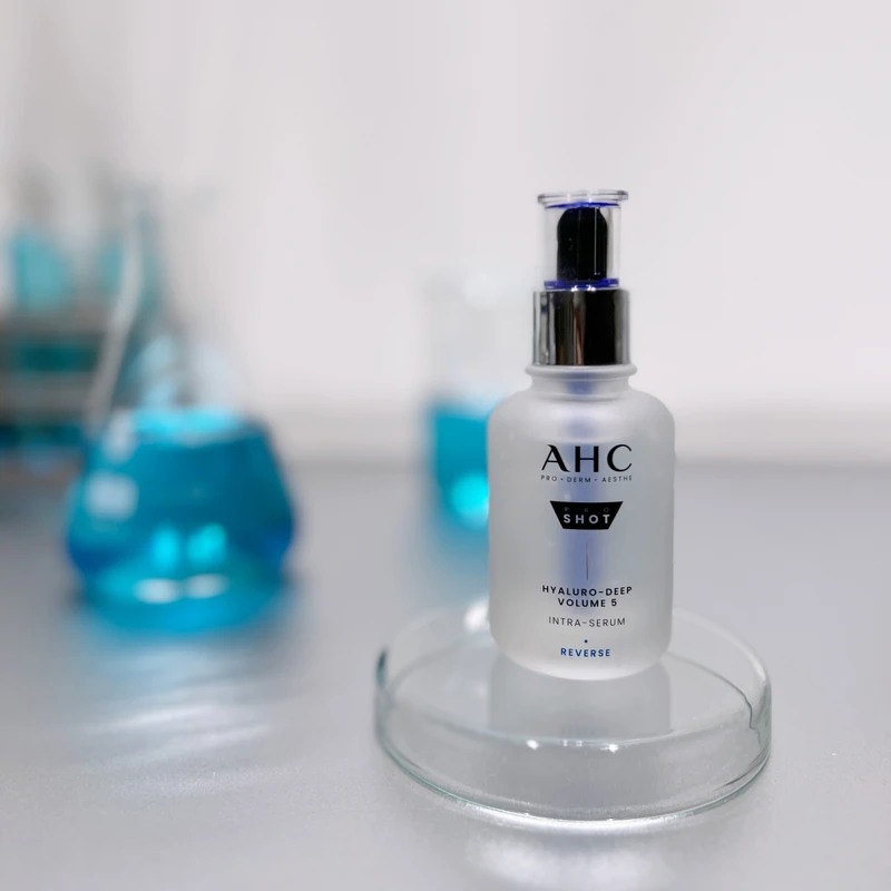 AHC醫美科研超導水光玻尿酸精華實品。 AHC醫美科研超導水光玻尿酸精華實品。