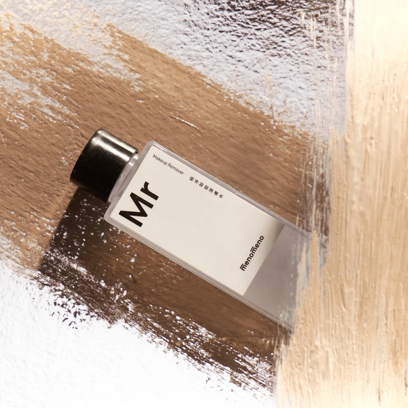 m̄enom̄eno Mr極淨卸妝潔膚水情境圖。