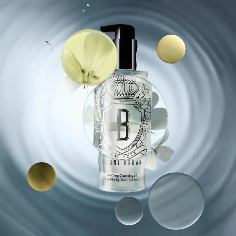 Bobbi Brown超輕水感茉莉淨妝油情境圖。