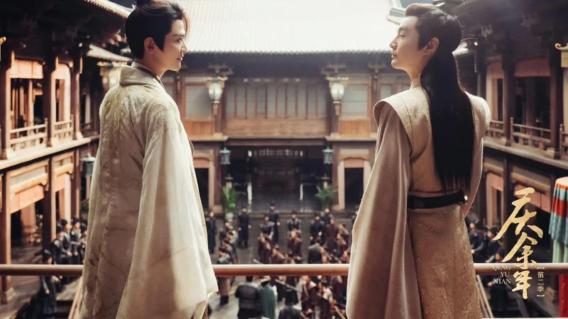  太子與二皇子為求生存，彼此關係劍拔弩張。