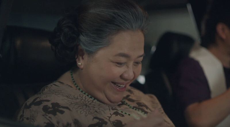 吃著秉孝買的便當,彩香心裡很感動。 吃著秉孝買的便當,彩香心裡很感動。