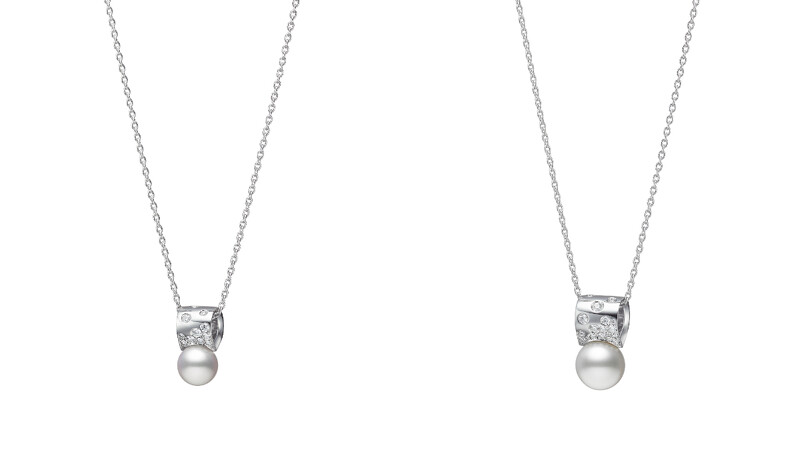 左:Universe Elements系列珍珠鑽石墜鍊,18K白金鑲嵌鑽石總重約0.18克拉,搭配日本Akoya珍珠(珍珠尺寸約8.75 mm)。右:Universe Elements系列南洋珍珠鑽石墜鍊,18K白金鑲嵌鑽石總重約0.25克拉,搭配日本Akoya珍珠(珍珠尺寸約10.50 mm)。 左:Universe Elements系列珍珠鑽石墜鍊,18K白金鑲嵌鑽石總重約0.18克拉,搭配日本Akoya珍珠(珍珠尺寸約8.75 mm)。右:Universe Elements系列南洋珍珠鑽石墜鍊,18K白金鑲嵌鑽石總重約0.25克拉,搭配日本Akoya珍珠(珍珠尺寸約10.50 mm)。