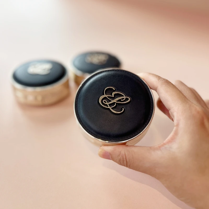 雅詩蘭黛粉持久天生美肌氣墊粉餅SPF20-25/PA+++(共5色)一盒兩蕊，NT2,900