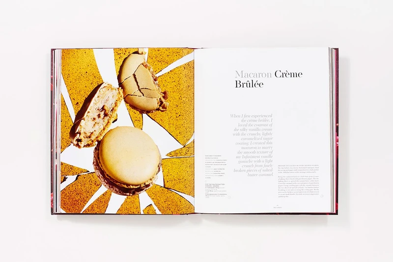 《Macaron》一書詳細記載下製作馬卡龍32個重要步驟。 《Macaron》一書詳細記載下製作馬卡龍32個重要步驟。