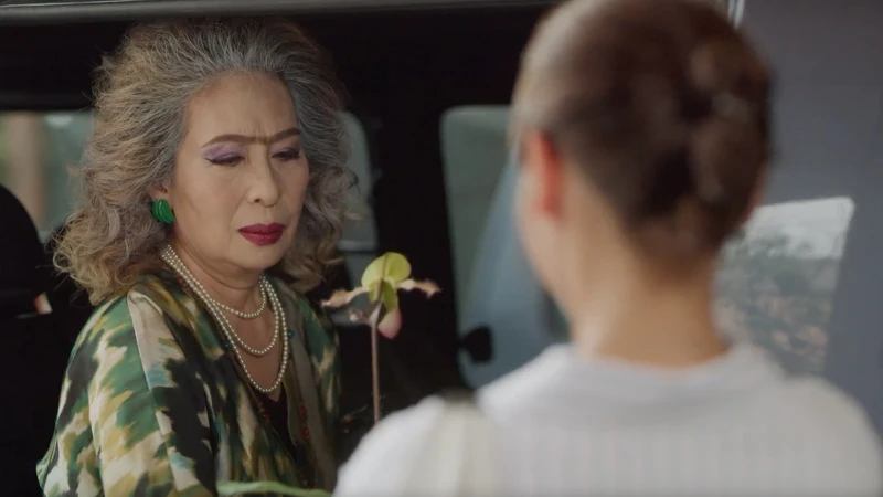 一婆蘭花園的故事讓讓小鷗滿面愁容。 一婆蘭花園的故事讓讓小鷗滿面愁容。