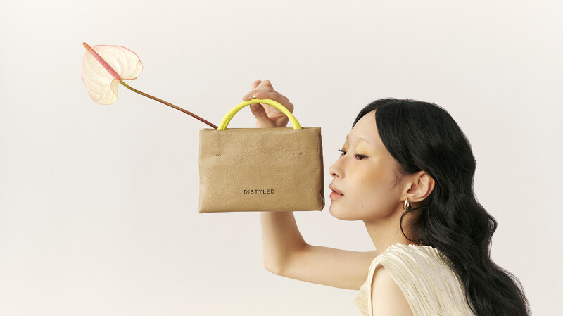 （DISTYLED 迷你方包 — 品牌春夏 PROJECT &quot;Flourish&quot; 視覺形象。）