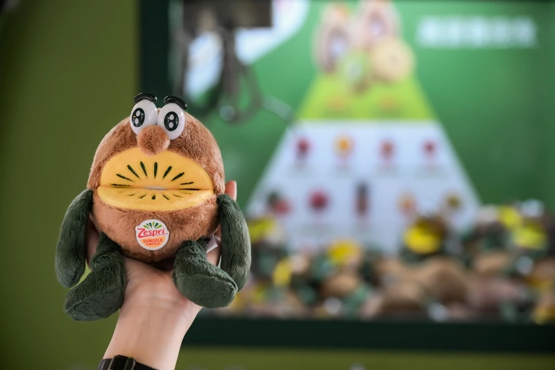 可以把 KIWI 兄弟玩偶帶回家。