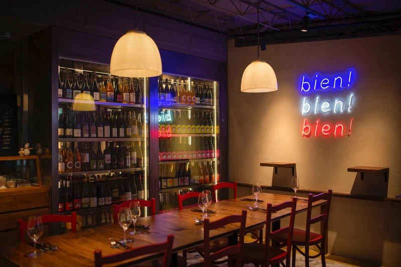 能靈活運用的入口處小食區。