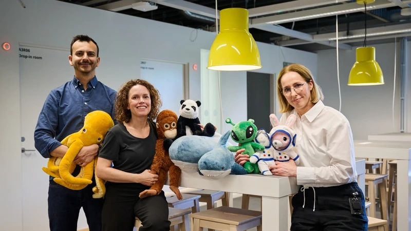 負責設計兒童玩具的設計師Jorge Omar、Santoyo Henaine、Danguole Gvaldiene 負責設計兒童玩具的設計師Jorge Omar、Santoyo Henaine、Danguole Gvaldiene