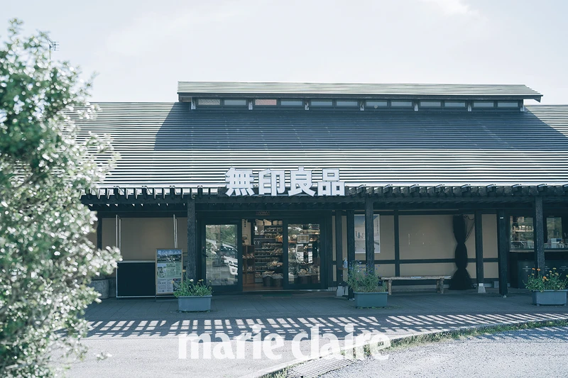 以「良品計畫」名義策劃的「里のMUJIみんなみの里(minnaminosato)」公路休息站。 以「良品計畫」名義策劃的「里のMUJIみんなみの里(minnaminosato)」公路休息站。