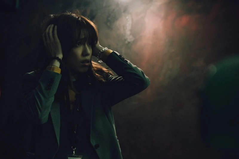 《幸福房屋事件簿》在中視首播收視最高點,落在女主角陳庭妮夢到爸爸詭異變成「無臉男」的驚悚橋段 《幸福房屋事件簿》在中視首播收視最高點,落在女主角陳庭妮夢到爸爸詭異變成「無臉男」的驚悚橋段