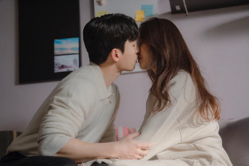 《畢業》魏嘏雋和鄭麗媛的「師生姊弟戀」越演越烈。 《畢業》魏嘏雋和鄭麗媛的「師生姊弟戀」越演越烈。