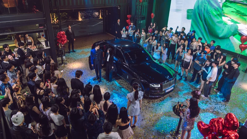 鄭哉怡與金俐晏華麗登場於送別派對。 鄭哉怡與金俐晏華麗登場於送別派對。