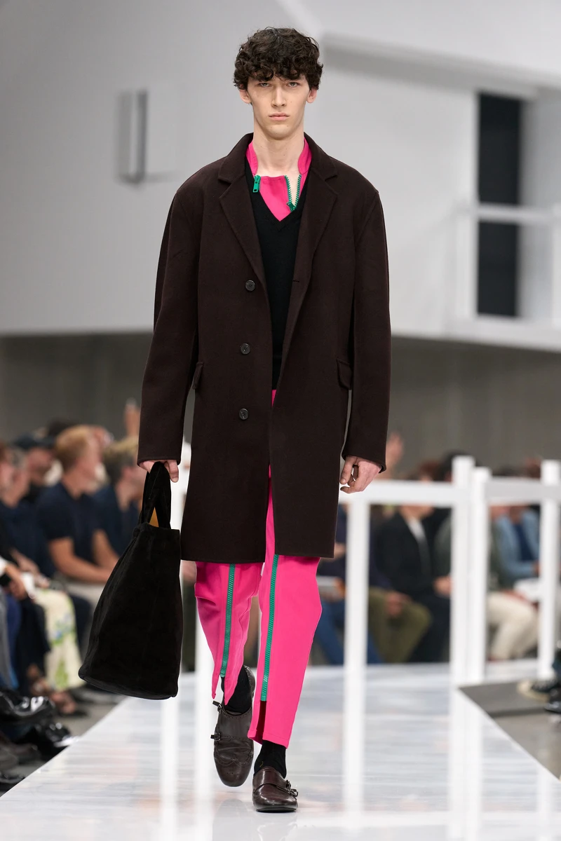 Prada 2025SS 男裝系列。