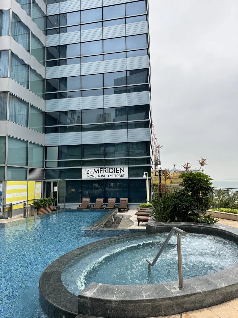 香港數碼港艾美酒店室外泳池開箱直擊