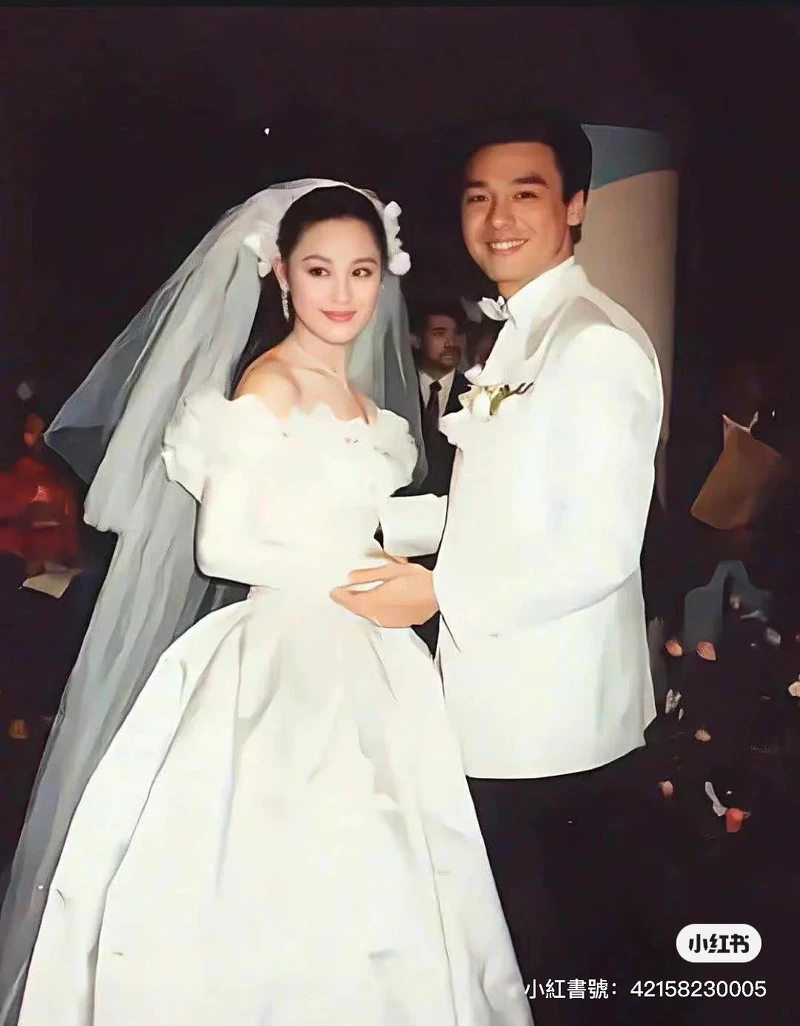 章小蕙當年擁有傾城美貌，25歲與鍾鎮濤結婚轟動一時。