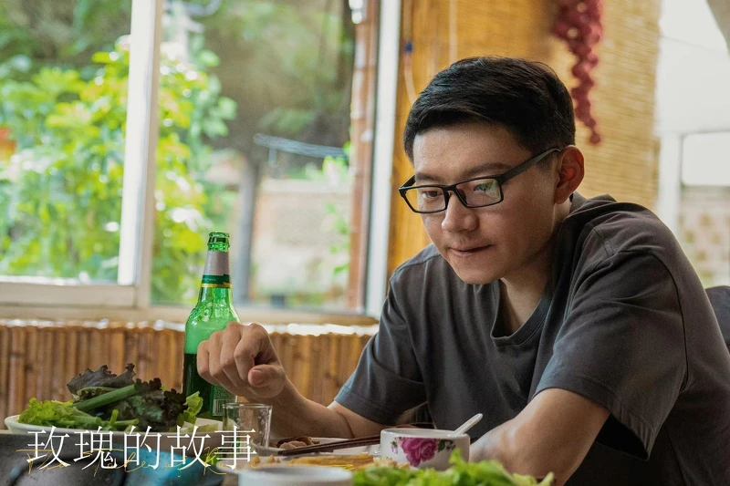 吳彼飾演「周士輝」