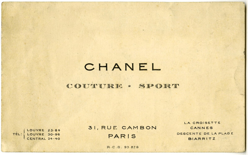 1920年代,CHANEL品牌名片提及「訂製服與運動」 1920年代,CHANEL品牌名片提及「訂製服與運動」
