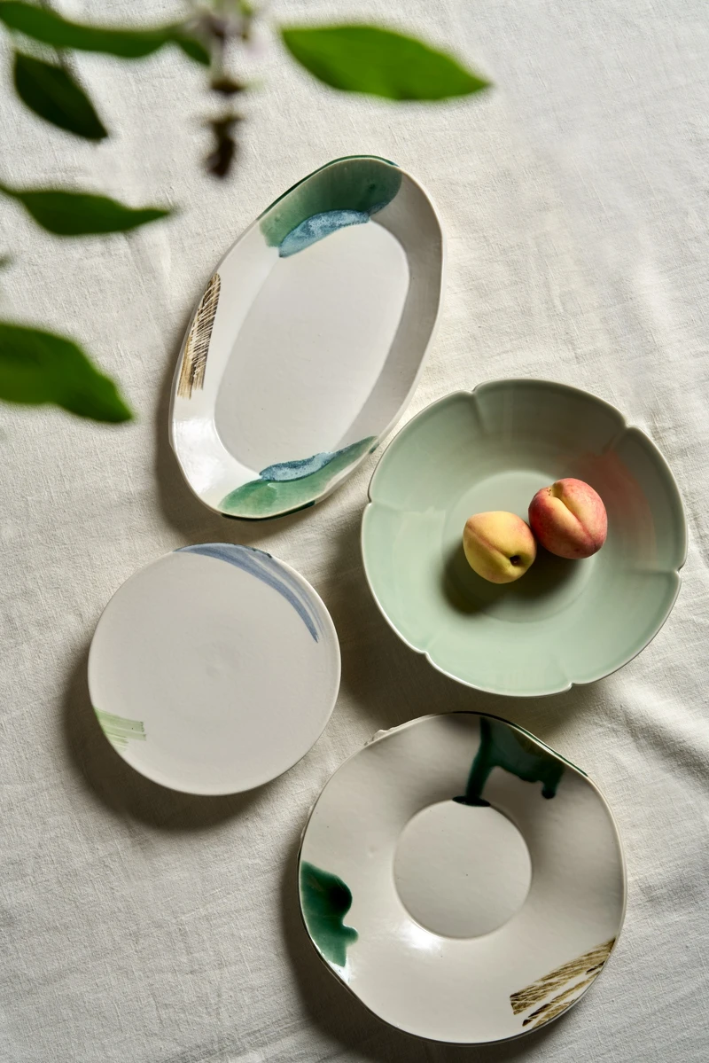 此次特別邀請「千秋陶坊」林永勝老師打造質樸雅緻的日常食器。