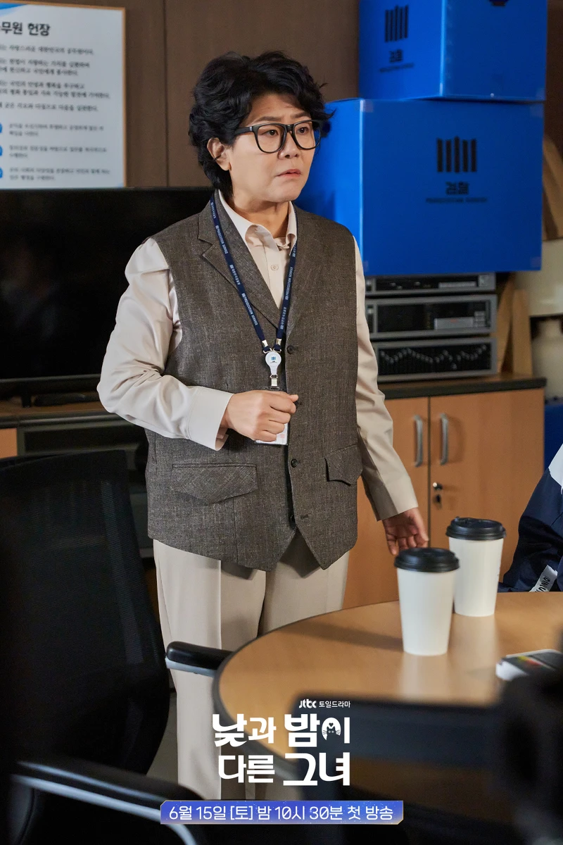 李姃垠飾演李微進變身後的林順 李姃垠飾演李微進變身後的林順