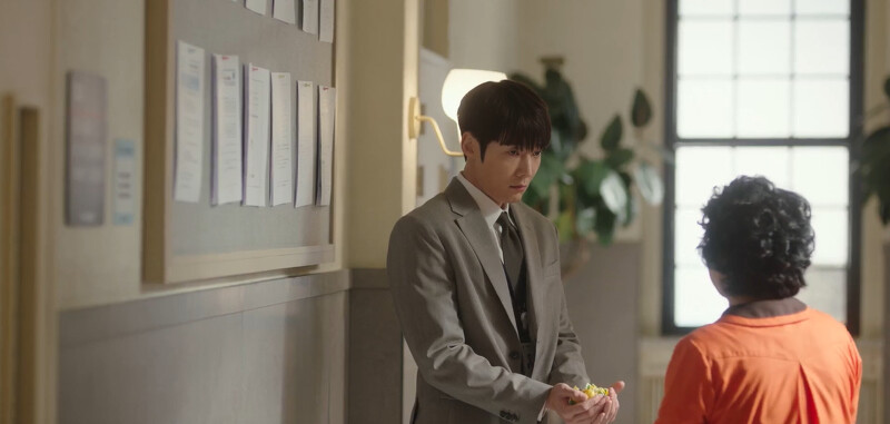 林順送上一把應援糖果,讓桂志雄都矇了!? 林順送上一把應援糖果,讓桂志雄都矇了!?