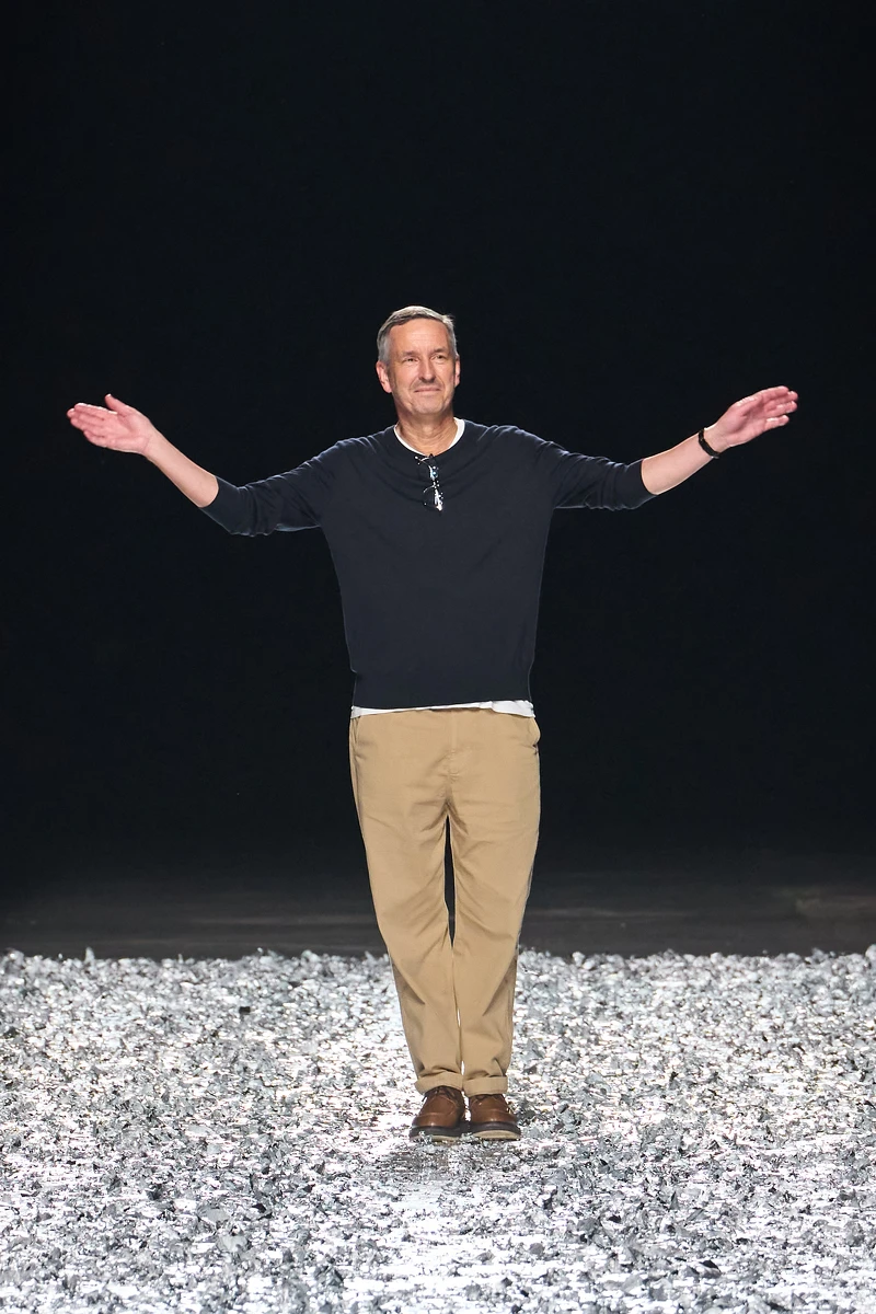 Dries Van Noten。