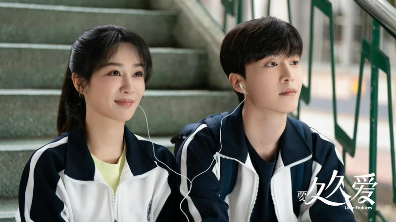 楊紫與范丞丞相差8歲,劇中演高中生被酸不像同輩。 楊紫與范丞丞相差8歲,劇中演高中生被酸不像同輩。