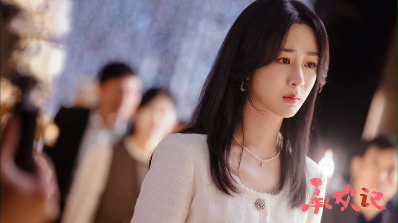 楊紫只要出場就有光暈襯托,被酸濾鏡開太大。 楊紫只要出場就有光暈襯托,被酸濾鏡開太大。