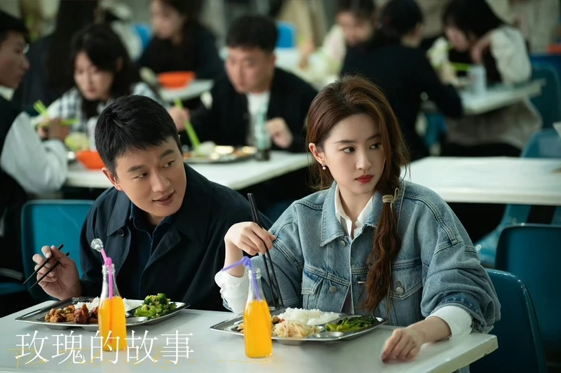 劉亦菲與佟大為劇中鬥嘴就像親兄妹。 劉亦菲與佟大為劇中鬥嘴就像親兄妹。