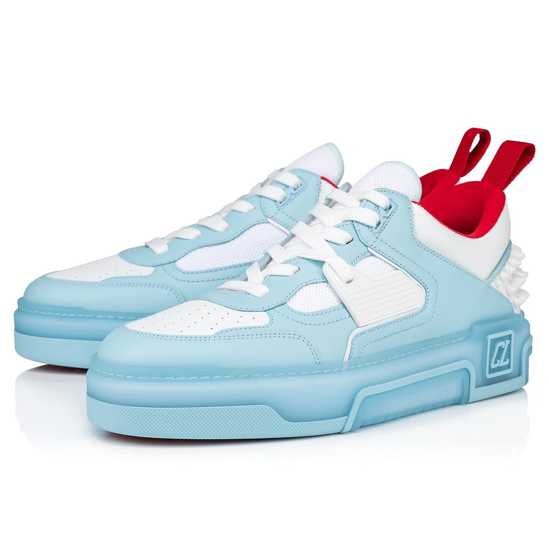 Christian Louboutin Astroloubi 淡藍色低筒運動鞋，NT35,200。