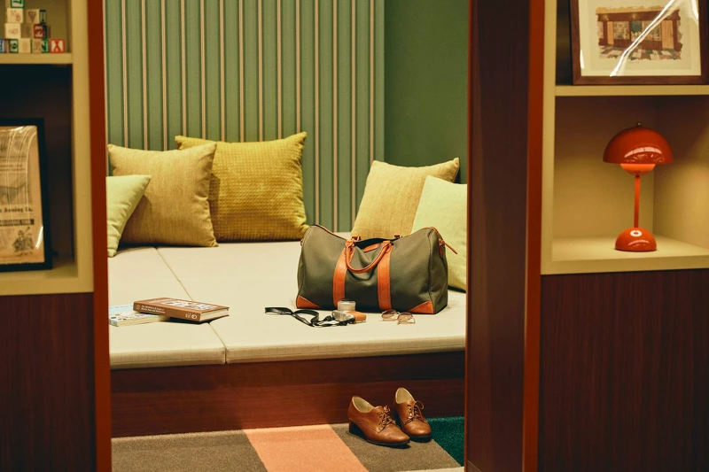 所有空間風格皆緊扣著1955年代的美國風情。