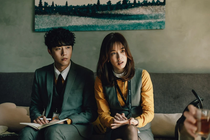 《幸福房屋事件簿》第六集專門處理凶宅的房仲搭檔陳庭妮、蔡凡熙又收到全新任務。 《幸福房屋事件簿》第六集專門處理凶宅的房仲搭檔陳庭妮、蔡凡熙又收到全新任務。