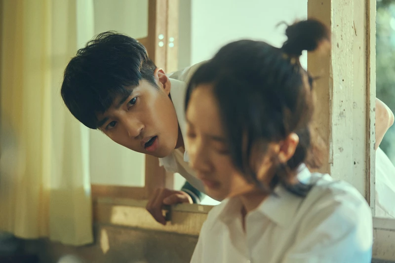 《夏日的檸檬草》李沐（右）與婁峻碩飾演青梅竹馬，全靠好默契