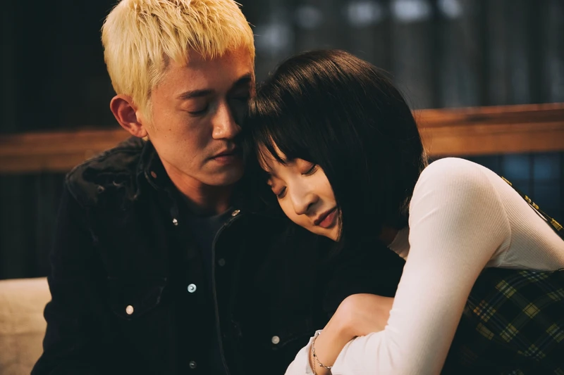 吳慷仁和李沐在《塑膠花》上演一段禁忌之戀