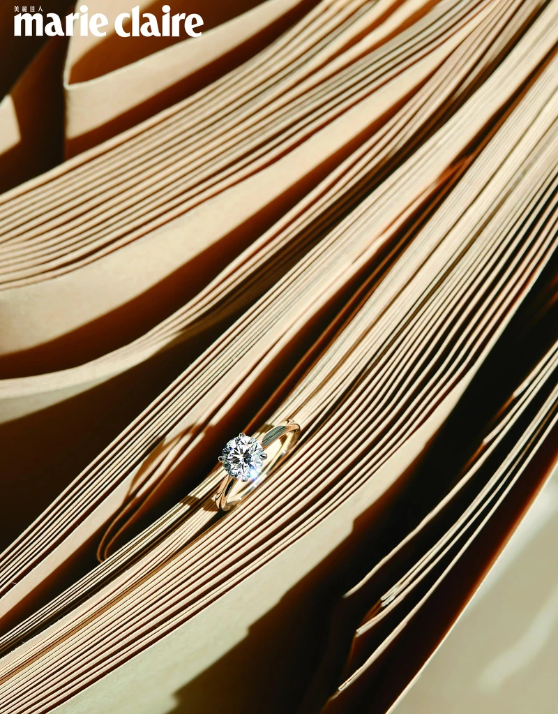 1895系列圓形明亮式切割鑽石戒指,Cartier。 1895系列圓形明亮式切割鑽石戒指,Cartier。