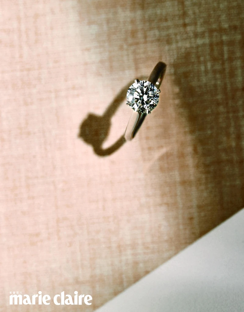 1895系列圓形明亮式切割鑽石戒指,Cartier。 1895系列圓形明亮式切割鑽石戒指,Cartier。