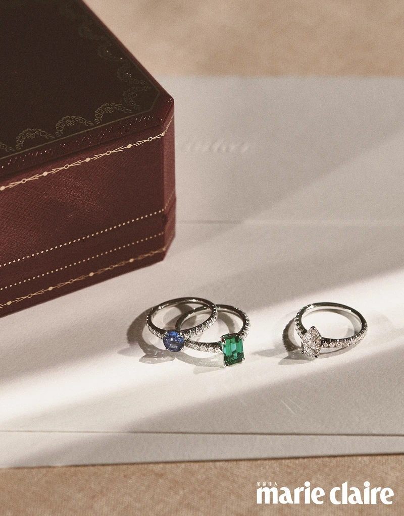 1895系列藍寶石與鑽石戒指、1895系列祖母綠與鑽石戒指、1895系列梨形切割鑽石戒指,all by Cartier。 1895系列藍寶石與鑽石戒指、1895系列祖母綠與鑽石戒指、1895系列梨形切割鑽石戒指,all by Cartier。