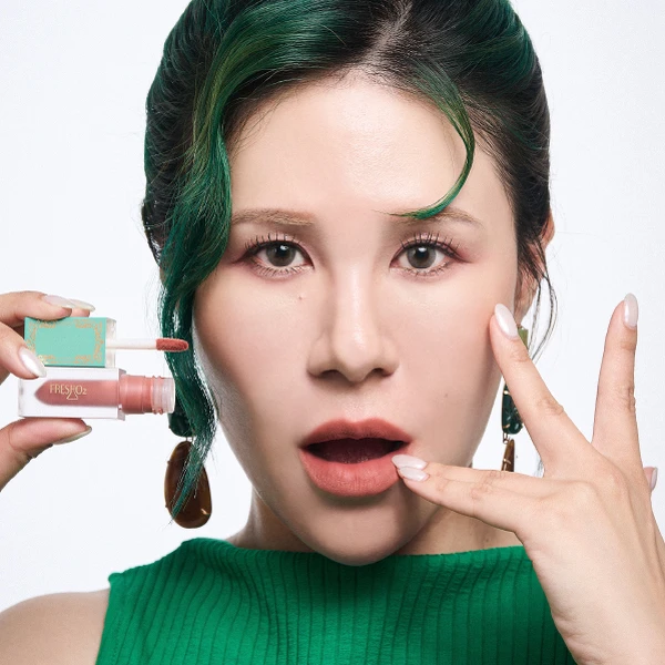 FreshO2 X丹妮婊姐SUPER STAR羽毛霧面唇泥(#05 LONG ISLAND)3.5g,NT499 FreshO2 X丹妮婊姐SUPER STAR羽毛霧面唇泥(#05 LONG ISLAND)3.5g,NT499