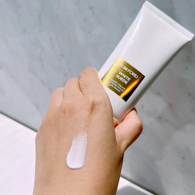 TOM FORD私人調香系列白麝香護手霜質地。 TOM FORD私人調香系列白麝香護手霜質地。