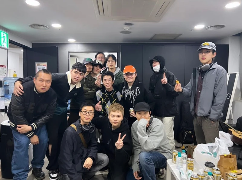 落日飛車演唱會後台合影。