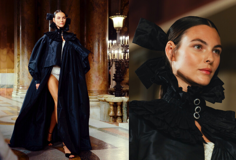 名模Vittoria Ceretti以一件黑色絲緞塔夫綢大斗篷開場,引領大家欣賞這場精彩的大秀。 名模Vittoria Ceretti以一件黑色絲緞塔夫綢大斗篷開場,引領大家欣賞這場精彩的大秀。